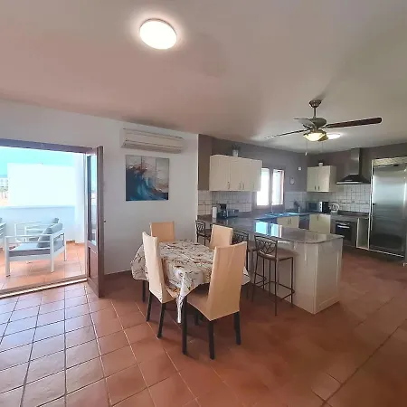 Comfort - 5 Minutes Walking To Marina Rubicon Apartment